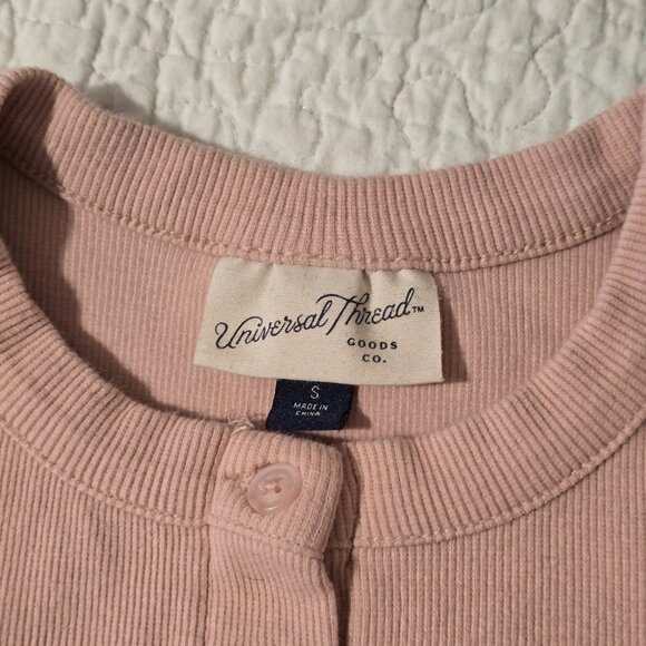 Universal Theard Pink Button Up Ribbed Shirt Size Small Soft Girl - Picture 3 of 7